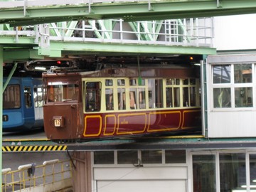 der Kaiserwagen rollt zurück ins Depot