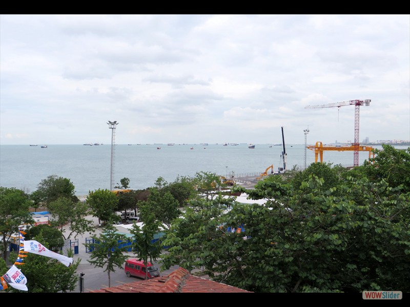 Blick vom Hotel auf die Reede im Marmarameer Blick vom Hotel auf die Reede im Marmarameer